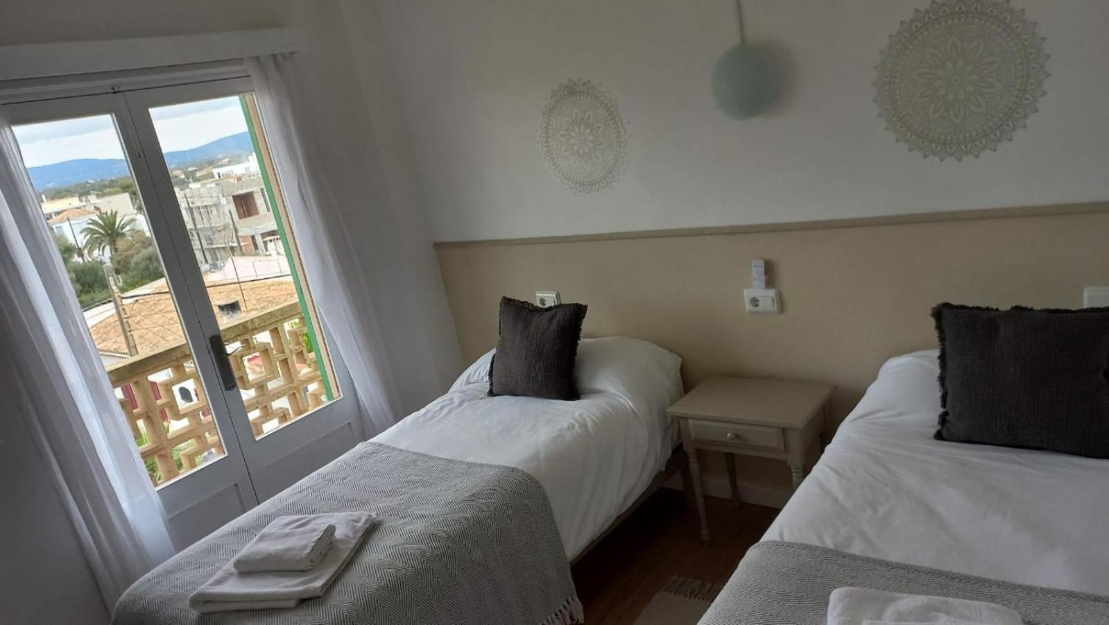 Apartamentos Can Salas Cala Figuera  Exterior photo