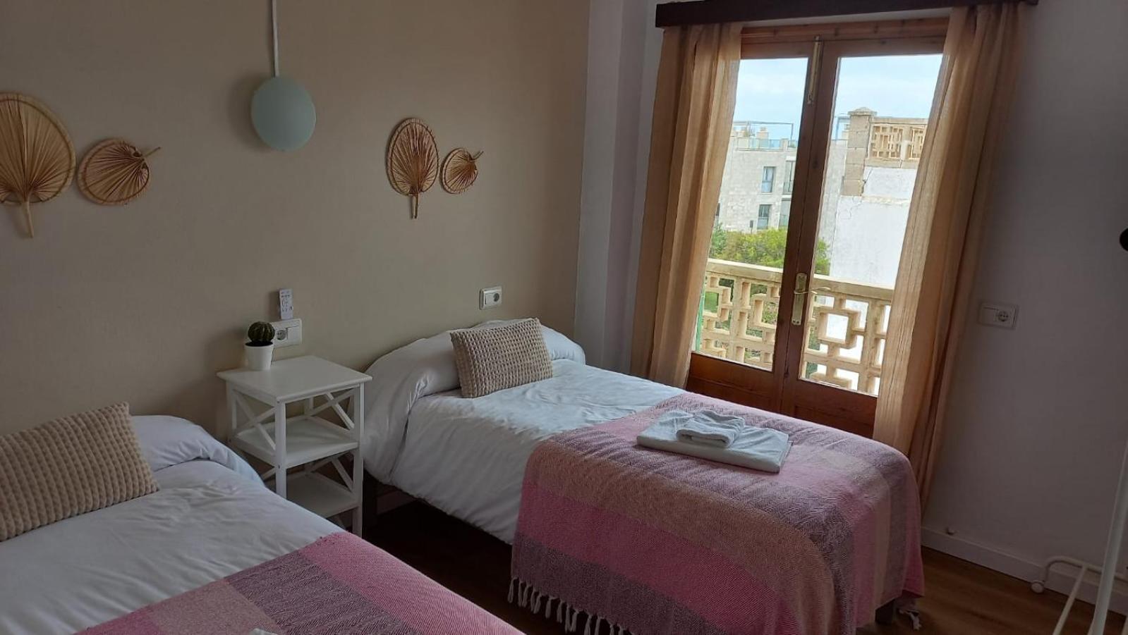 Apartamentos Can Salas Cala Figuera  Exterior photo